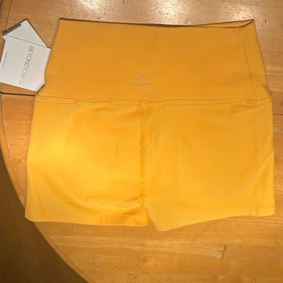 Beyond Yoga Spacedye All for Run Shorts (sunflower heather) - Picture 8 of 9